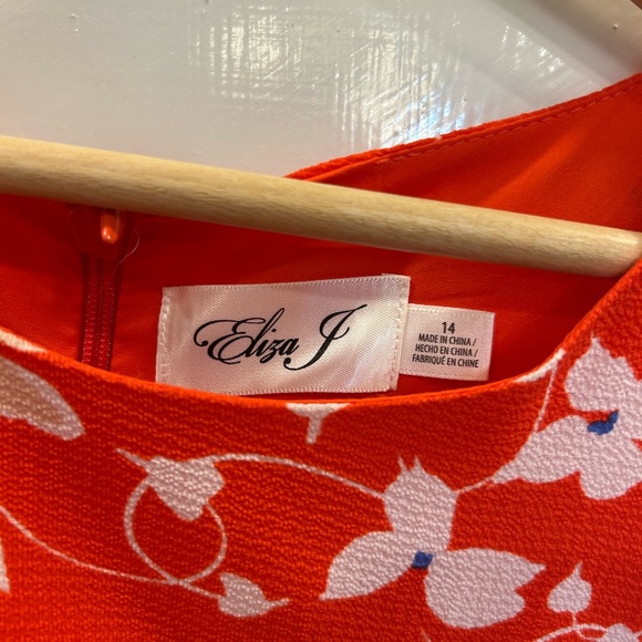 Eliza J Red and White floral Sheath Dress with Bishop Sleeves - Picture 4 of 6